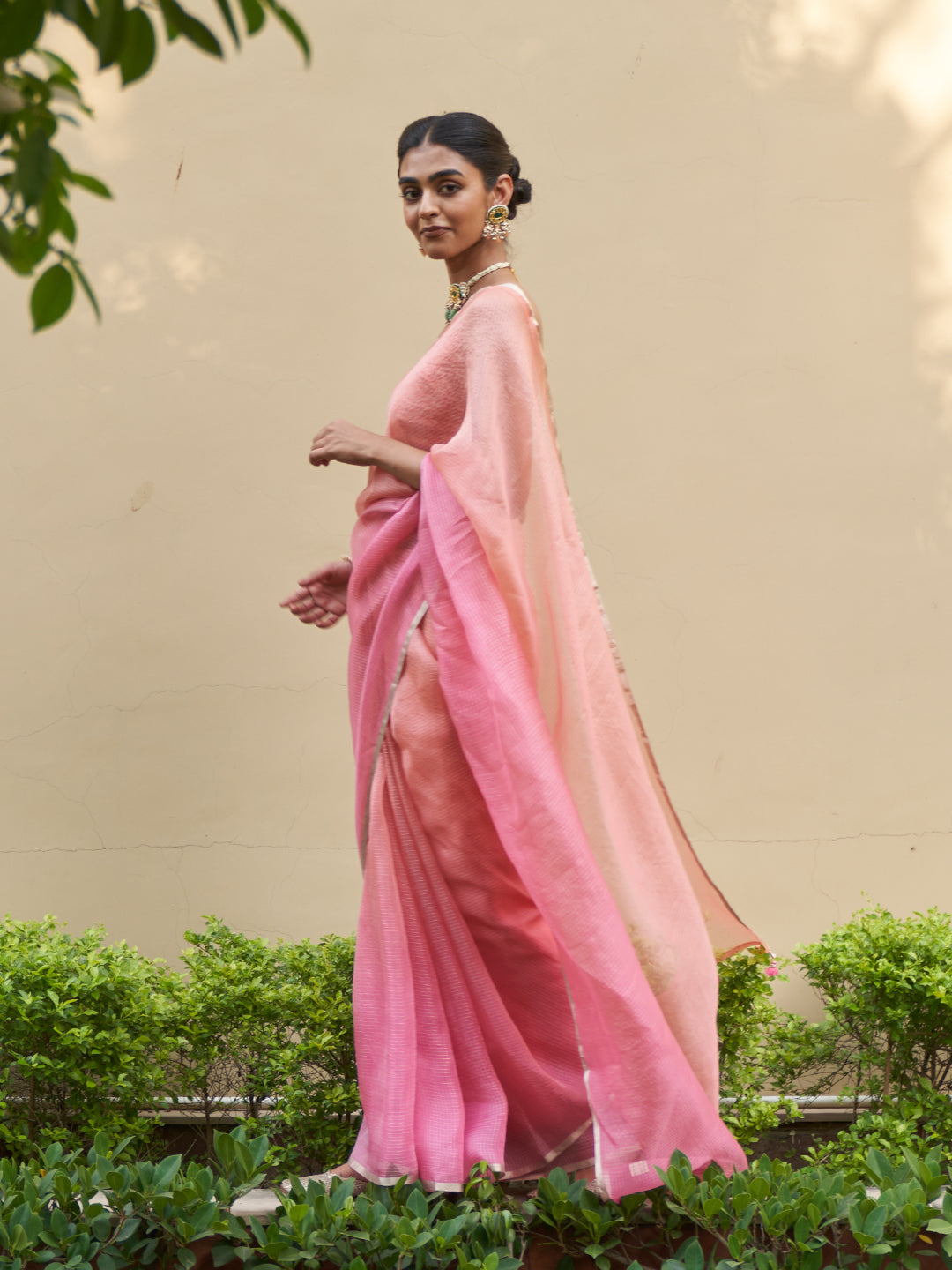 Urmi (Pink)